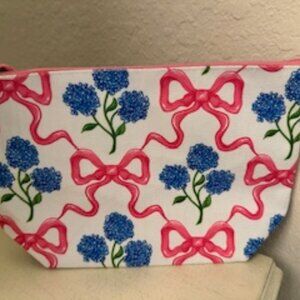Simply Southern Cosmetic Bag; EUC